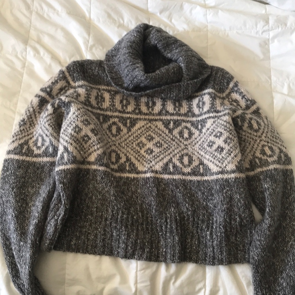 H & M sweater